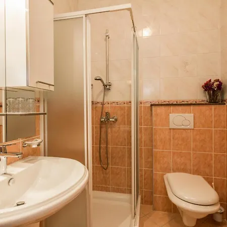 Guest house Vanda & Frane 4*