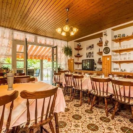Vanda & Frane Guest house 4*