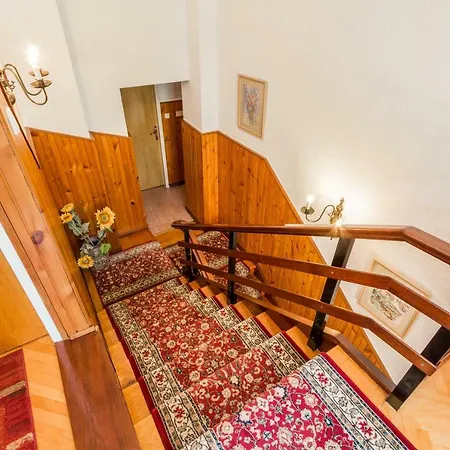 Vanda & Frane Guest house 4*